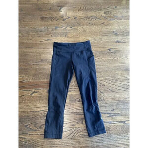 Women’s Lululemon Black Leggings Back Zipper Pocket Size 4 Yoga Running 1076